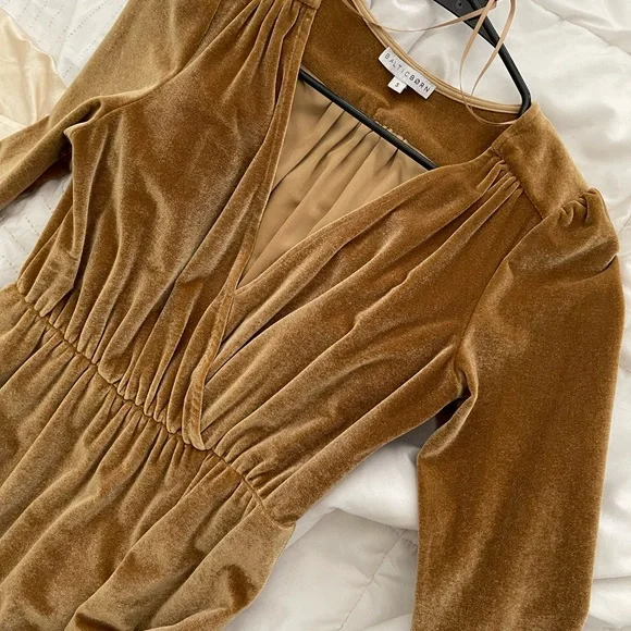 Baltic Born Sofia Gold Velvet Dress - Picture 3 of 4